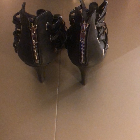 Heels - Picture 4 of 6